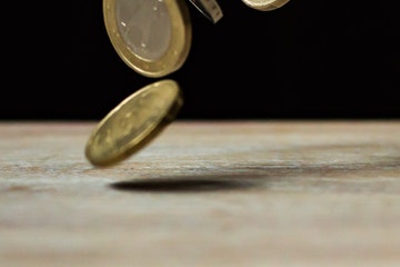 美股转熊，危机将至？全球央行或无计可施