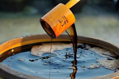 這家老陳醋龍頭三沖IPO，背后九鼎加持，靠一壇醋年入5億