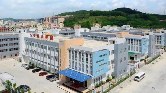 “手机壳第一股”4成收入靠华为，上市涨82%