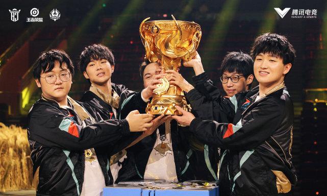 快手、微博搶購戰隊，電競業迎來新金主，選手終于不會被欠薪了