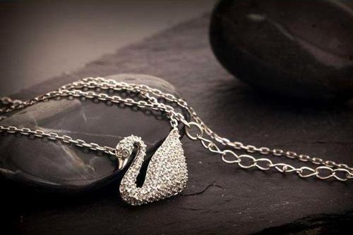 施華洛世奇裁員6000人背后，是年輕人正告別輕奢珠寶