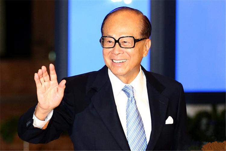 李嘉誠賣“最成功投資”，虧249億后，長實(shí)股價(jià)今年跌超30%