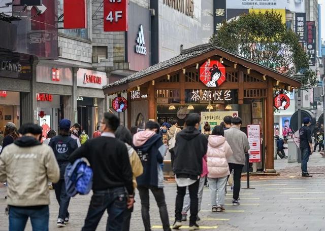 文艺之城长沙：成新网红打卡地，有人三天喝12杯奶茶，餐馆排号超3万