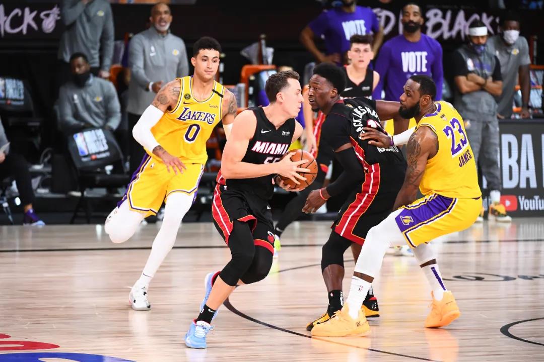 長假扶不起NBA，熱度不及英雄聯盟大賽，傳統賽事轉向線上吸金