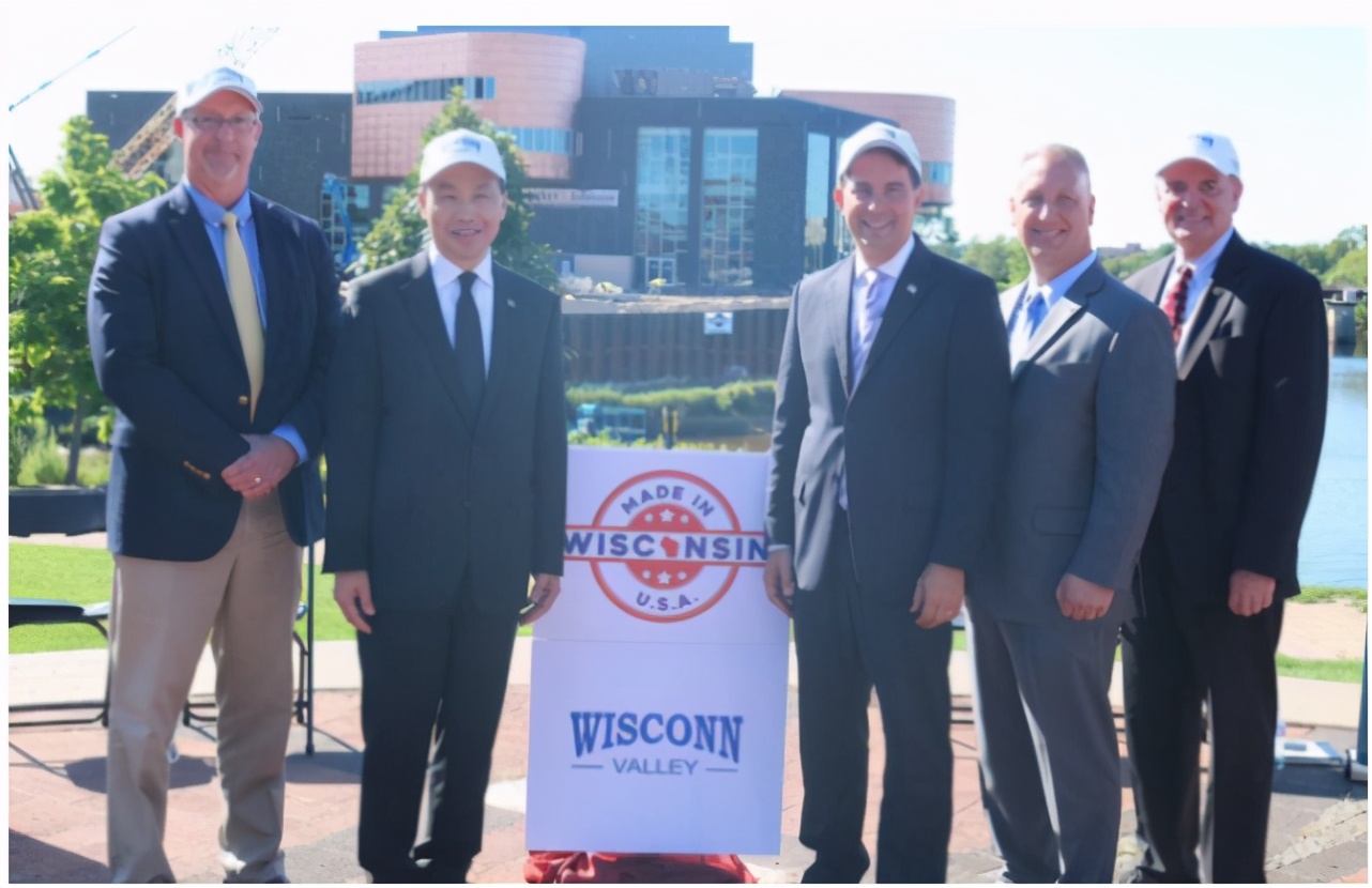 富士康計劃百億只投7.5億，雇傭人數不及預期10%，在美面板廠遇阻