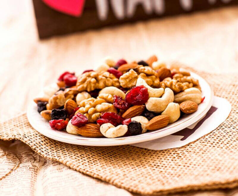 零食業提前入冬？三只松鼠“瘦身”，良品鋪子減利，來伊份掉隊