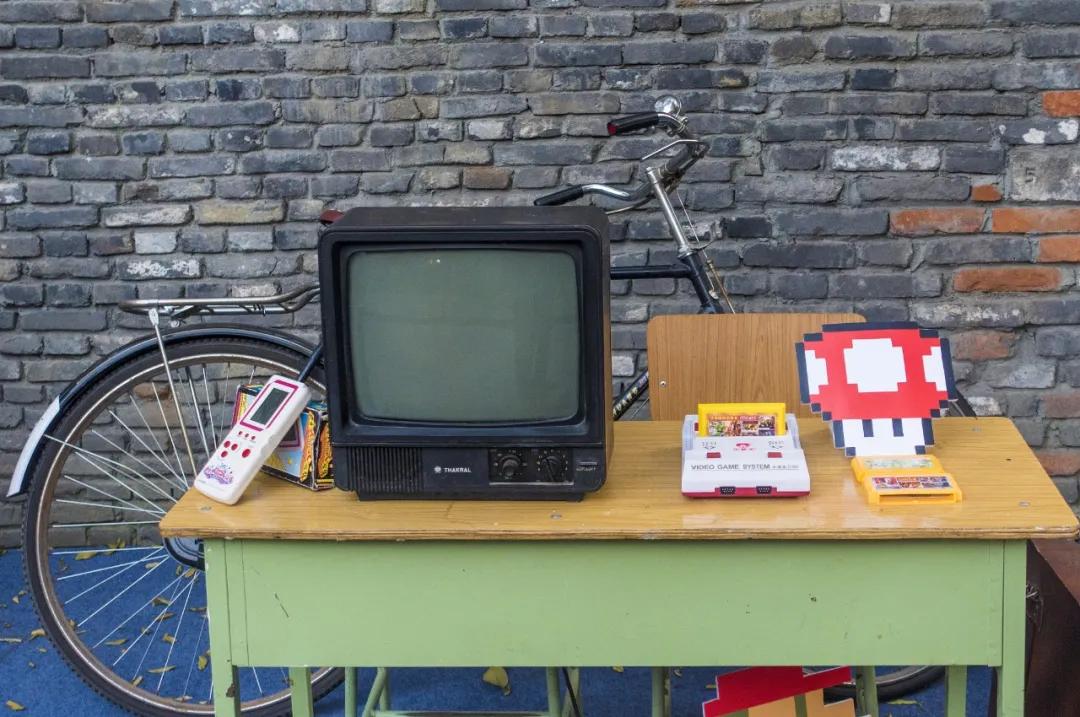 小霸王五代用户:90后大家庭欢聚回忆杀,40后奶奶用它带孙子