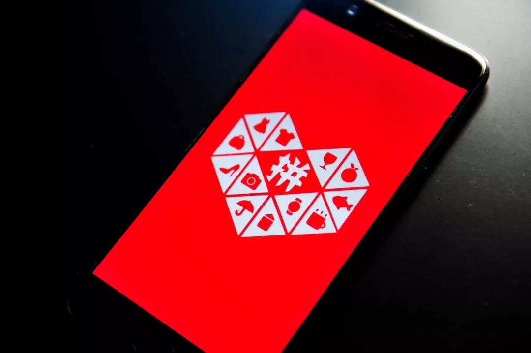 拼多多继续狂欢：股价再涨13%，黄峥身家两天涨近150亿美元