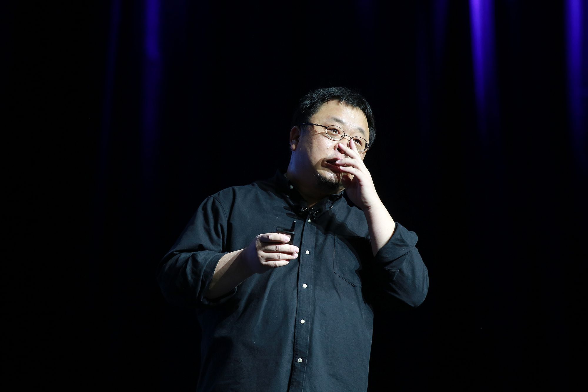 失信、售假、再限高的罗永浩：为还债每周干百小时，打工命却操老板心