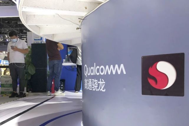 一加下半场：重新发力线下渠道，争国内高端第一