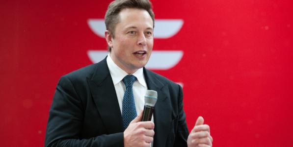 馬斯克曾想將特斯拉低價賣給蘋果公司，但庫克拒絕見面