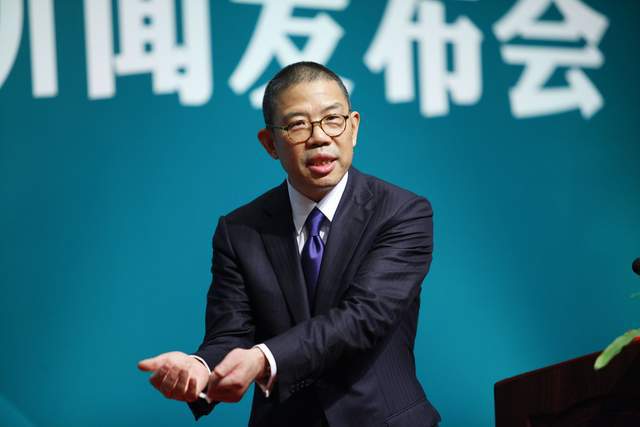 钟睒睒成亚洲首富：曾批互联网和房地产，靠卖水身家948亿美元