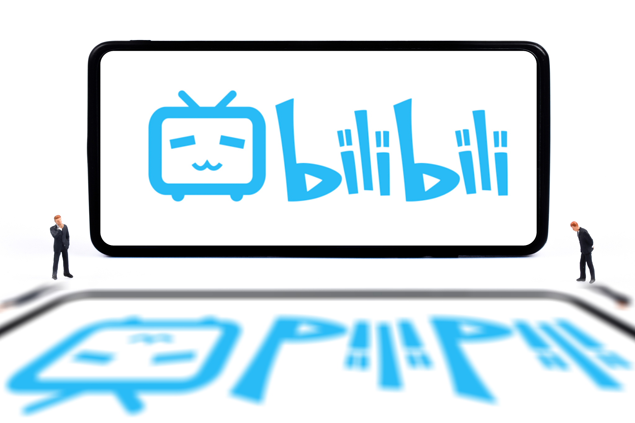 B站要赴港二次敲钟：股价曾年涨360%，IDG、君联、腾讯等投资人乐开花