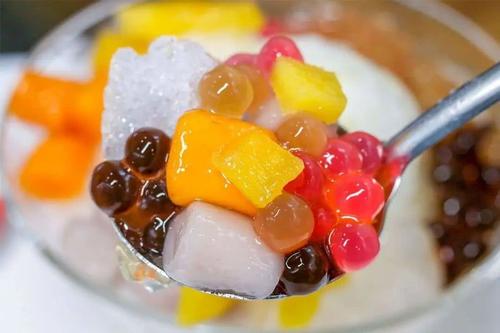 喜茶、奈雪、蜜雪冰城估值齊超百億，機構爭奪最后的船票：新茶飲終局？