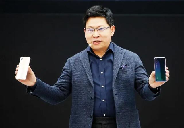 华为：发布最新任命，余承东兼任华为云与计算BG总裁