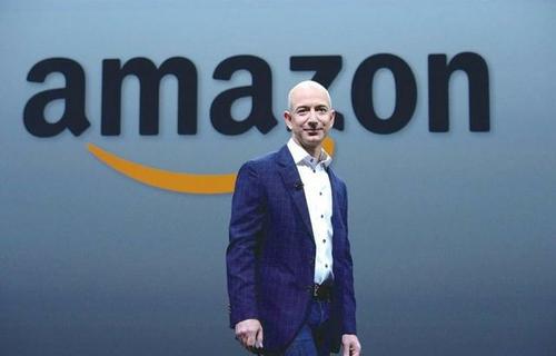 世界首富贝索斯退位，继任者财富不到他的千分之三