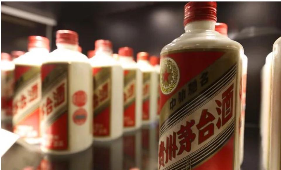 贵州茅台：大跌5%抱团股熄火，顺周期板块大涨，结构性牛市转向？