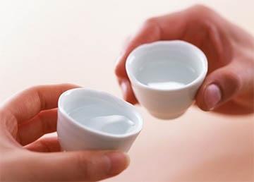 茅臺(tái)捐贈(zèng)事件舉報(bào)者再次實(shí)名舉報(bào)：貴州茅臺(tái)和習(xí)酒公司同業(yè)競(jìng)爭(zhēng)