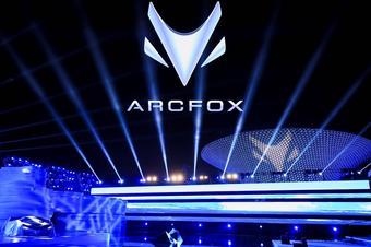 知名媒體人稱：受到北汽極狐總裁于立國“公開羞辱性質的恐嚇”