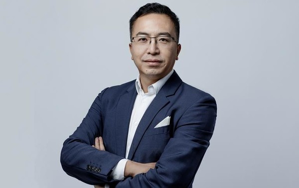 赵明：新荣耀将有标志性外观设计，聚焦手机等领域成为行业第一