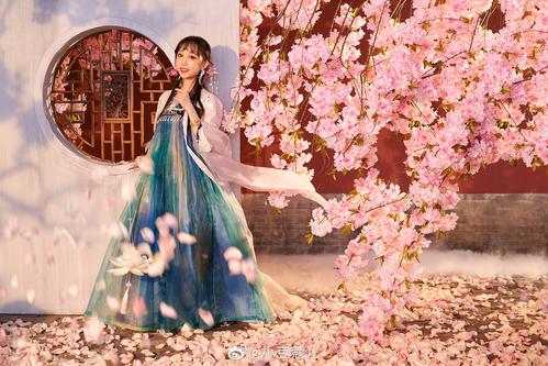 嗶哩嗶哩、泡泡瑪特等投資，漢服國風品牌十三余完成過億元A輪融資