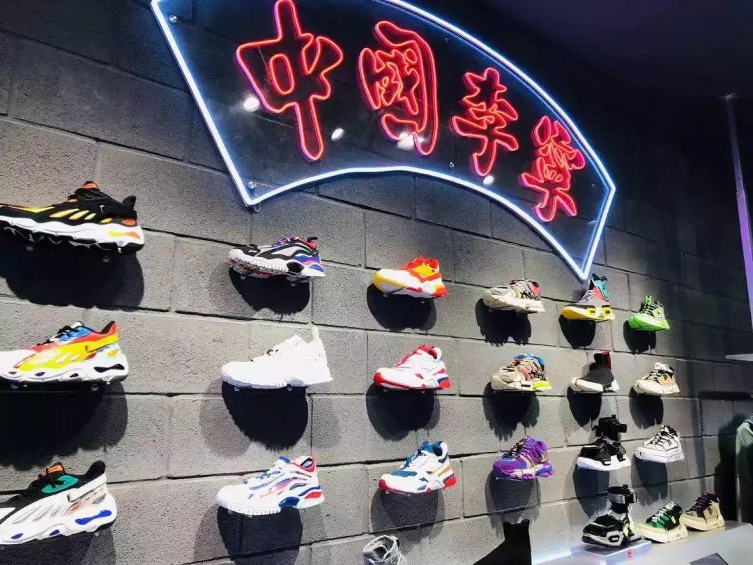 李宁回应“天价鞋”上热搜：销售飙涨三倍多，市值暴增三百亿港元