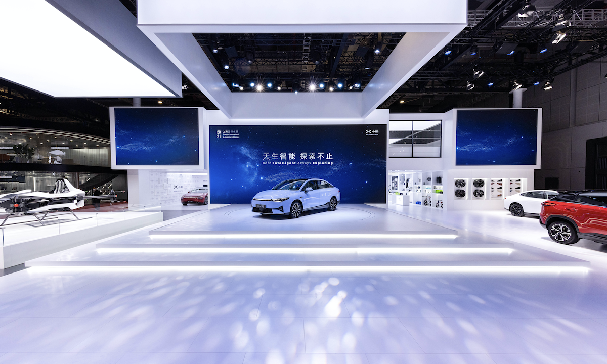 ”小鵬“P5上海車展開啟預訂，第四代智能電動載人飛行器旅航者X1同步亮相