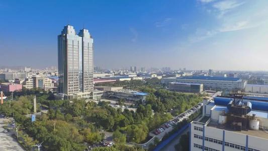 中国巨石一季报净利暴涨2.5倍，机构评级审慎增持