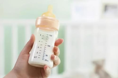 去年销量遇冷,雅培回应奶粉检出香兰素,称无害婴儿健康