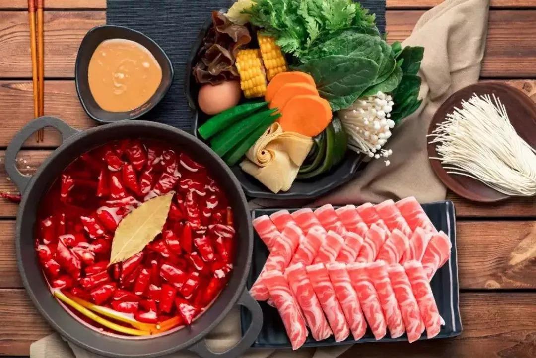 市值“蒸发”192亿港元、管理层“空心化”的呷哺呷哺能否依赖实控人“自救”？