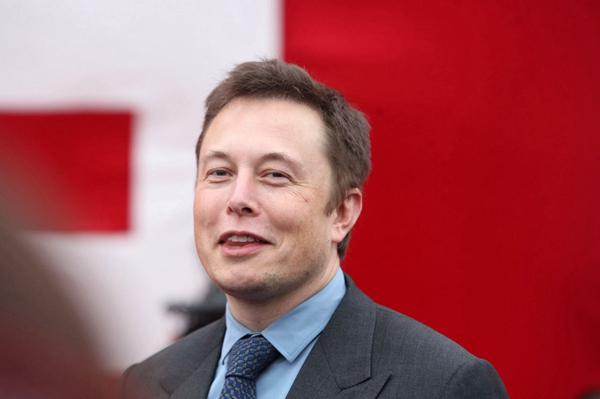 车企特斯拉进军餐饮服务业,欧洲大败退、中国交付单月暴跌近7成