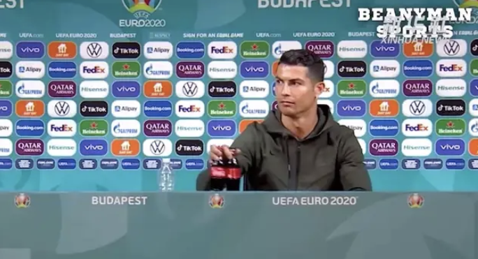 碳酸饮料被多名体育明星排斥，C罗动下手，可口可乐蒸发40亿美元，