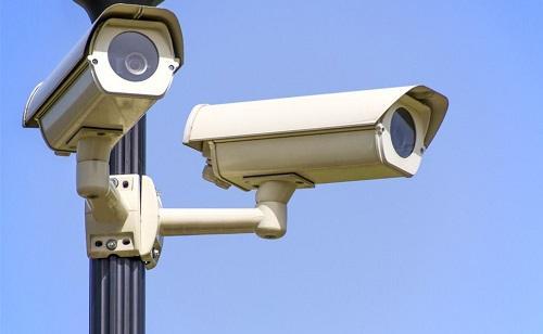 “摄像头”黑产遭严打:家庭隐私成重灾区,QQ群连夜改名