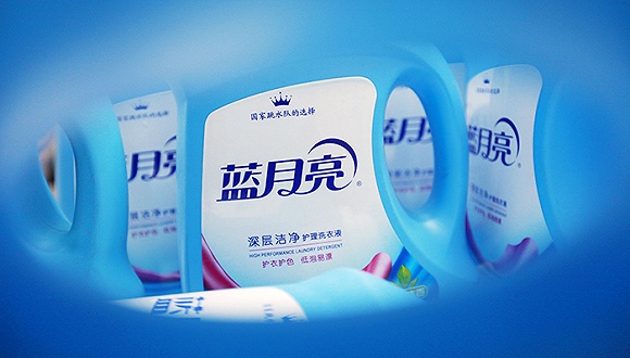 藍月亮：5個月跌掉近500億，又一行業龍頭的股價泡沫，破了！