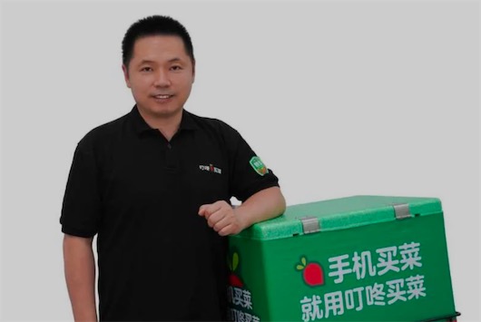 49岁退伍军人靠“卖菜”IPO身家百亿