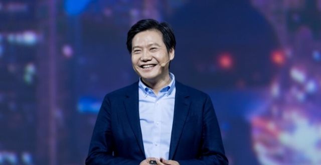 5天43亿,雷军狂撒狗粮,与不差钱的巨头们抢人