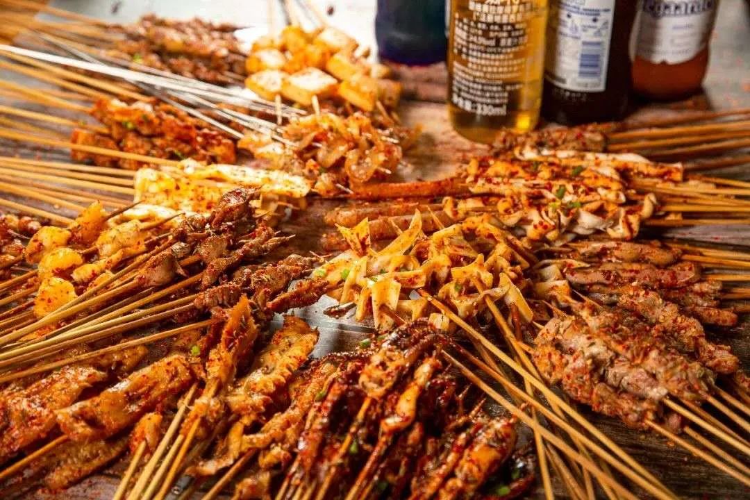 投資方為梅花創(chuàng)投和泰FUND，老北京燒烤品牌永定門電烤串完成天使輪融資