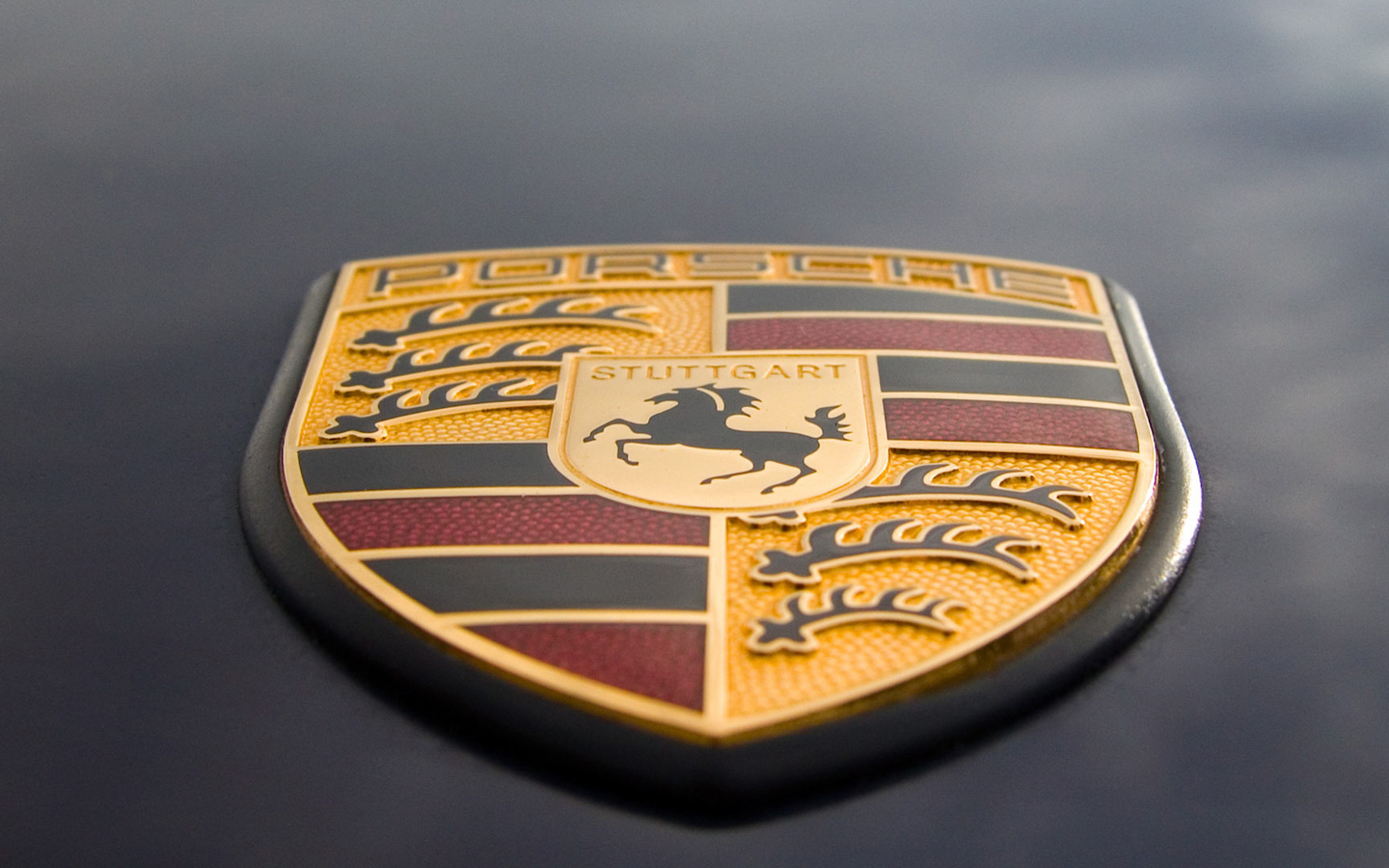 保时捷：在华召回5957辆纯电Taycan，产品存隐患，将免费更换故障装置