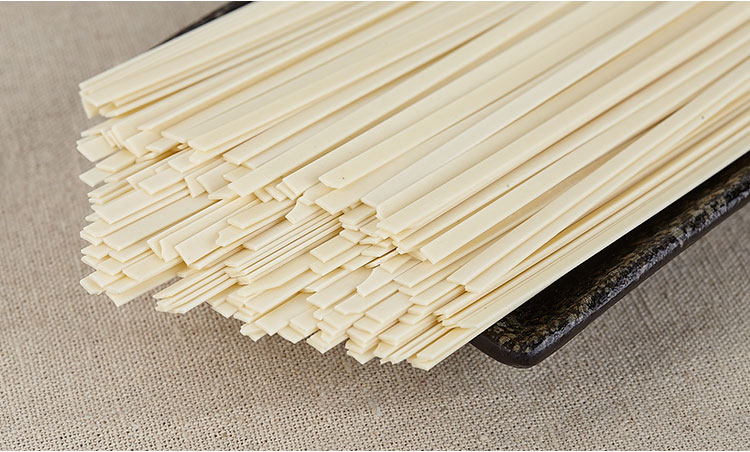 净利下降8成，市值腰斩，“面条第一股”的克明食品怎么了？