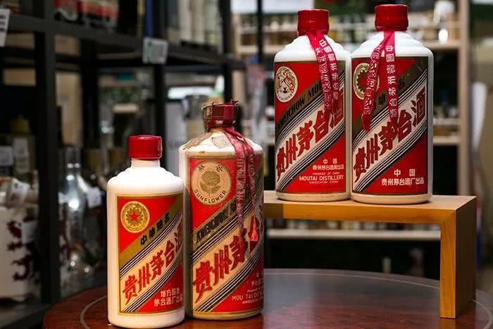 "a股龙头"半年蒸发1.2万亿,茅台日赚2.7亿被吐槽太少