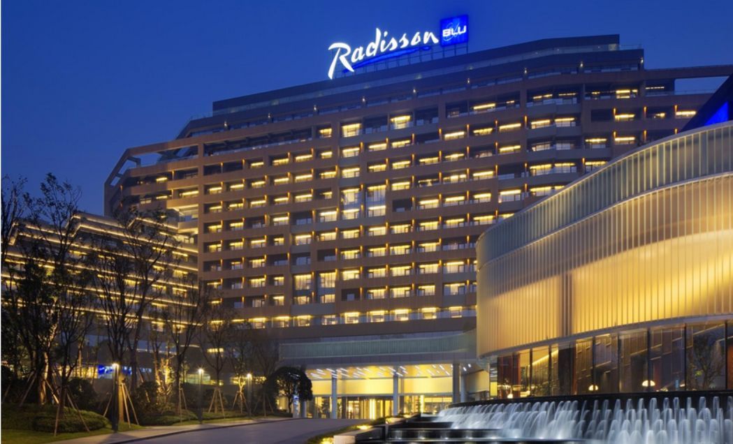 网友吐槽丽笙酒店吃相难看,加被子多收380元