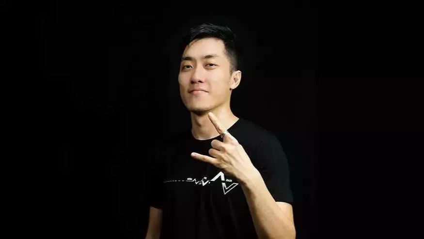 王自如：卸任ZEALER股份清零，传已加入格力，因与罗永浩对骂成名