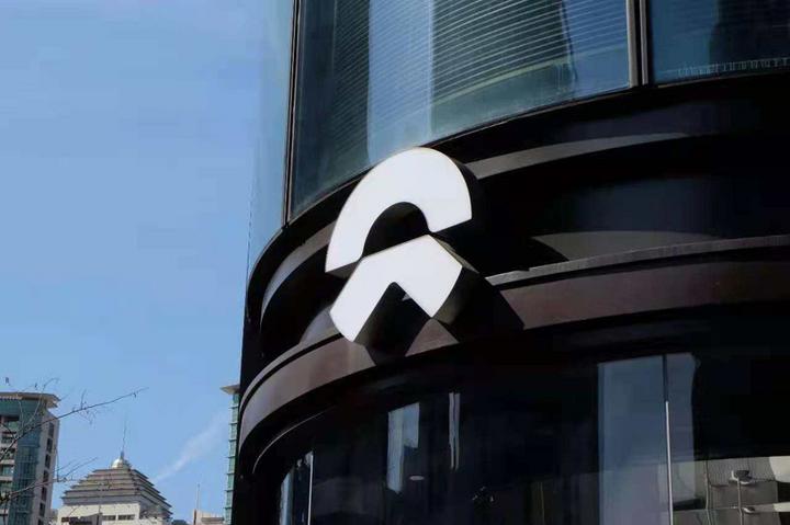 蔚来Q2亏损5.9亿，押注中低端品牌，“硬刚”特斯拉胜算几何？