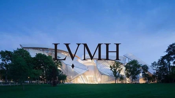 LVMH连续两日下跌,奢侈品股价“崩”了,老板被踢下世界首富宝座