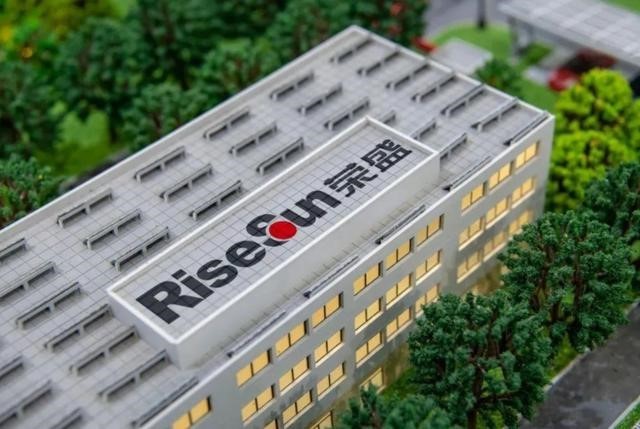 荣盛发展由“橙”变“红”，短期债务超100亿，大股东已质押股份超40%，股价跌去近45%