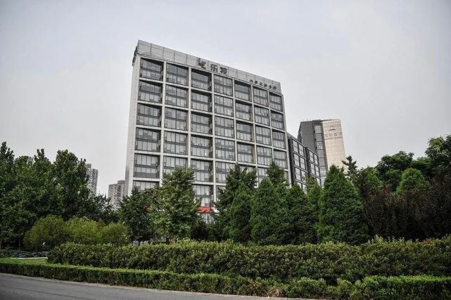 因案外人异议,乐视大厦降1亿拍卖再被中止