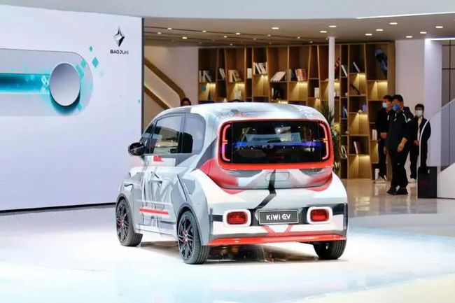 五菱推宝骏KiWiEV摆脱低价？比“国民神车”售价高近两倍