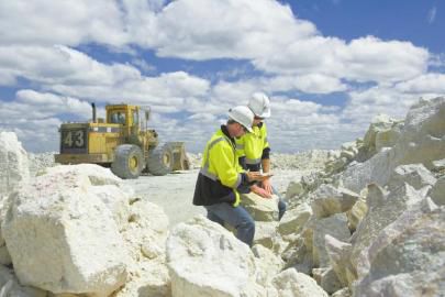 宁德时代跟人干起来了?为了锂矿