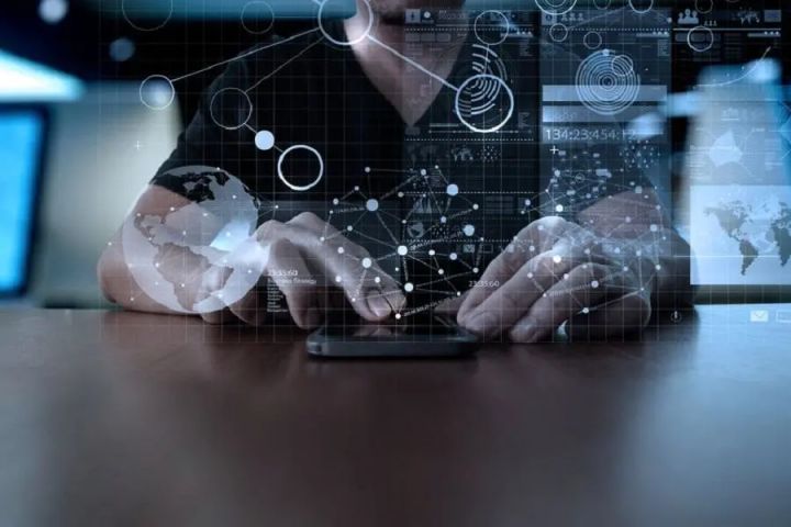 接获清盘呈请后，盘中暴跌逾40%！这家港股能源上市公司股价崩了