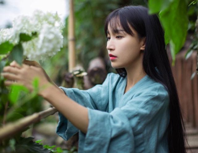 消失70天后”李子柒“首現身，被聘為四川農耕文化形象大使